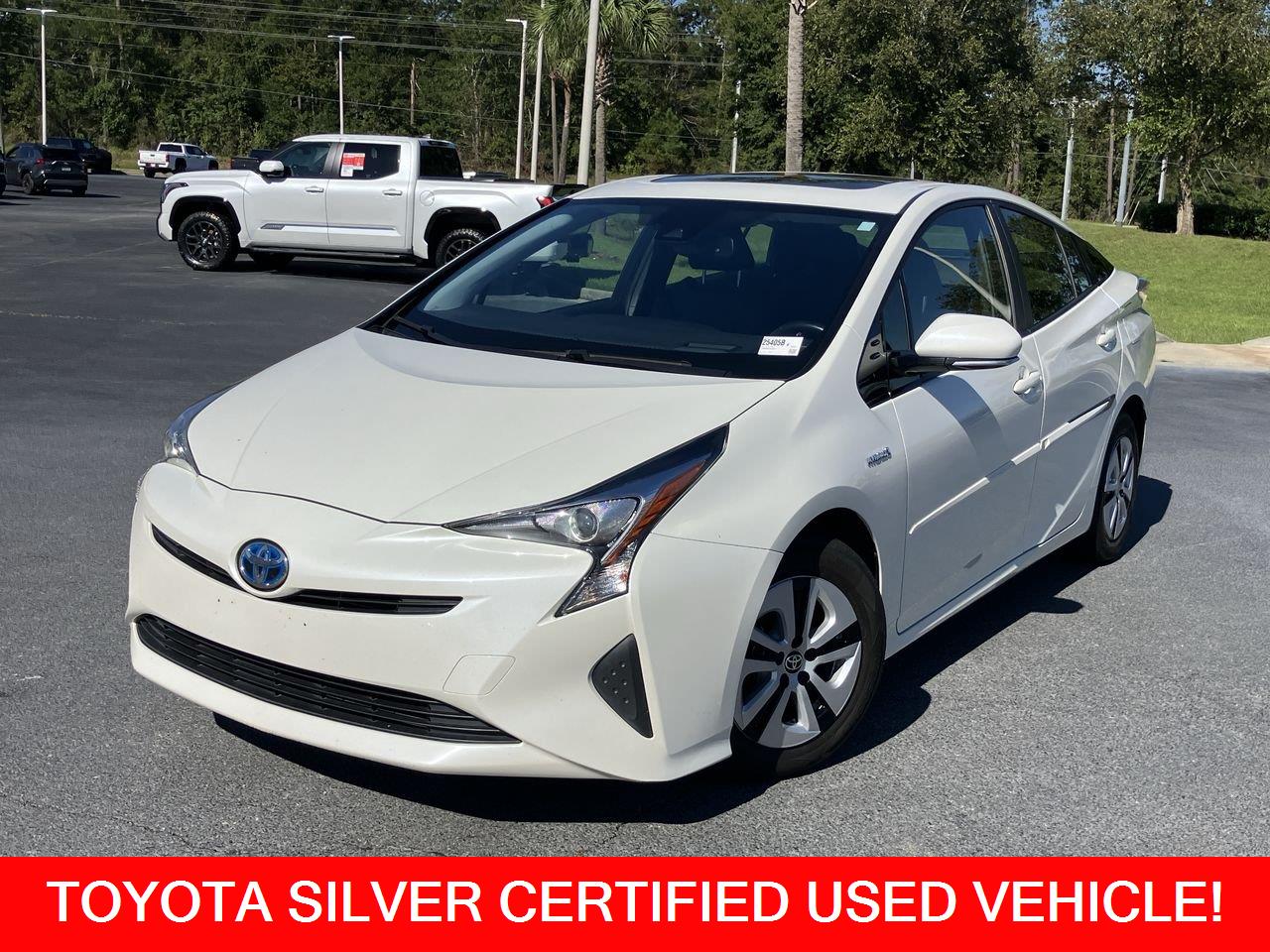 White (Blizzard Pearl) 2017 Toyota Prius Hatchback Front-Wheel Drive Continuously Variable Transmission