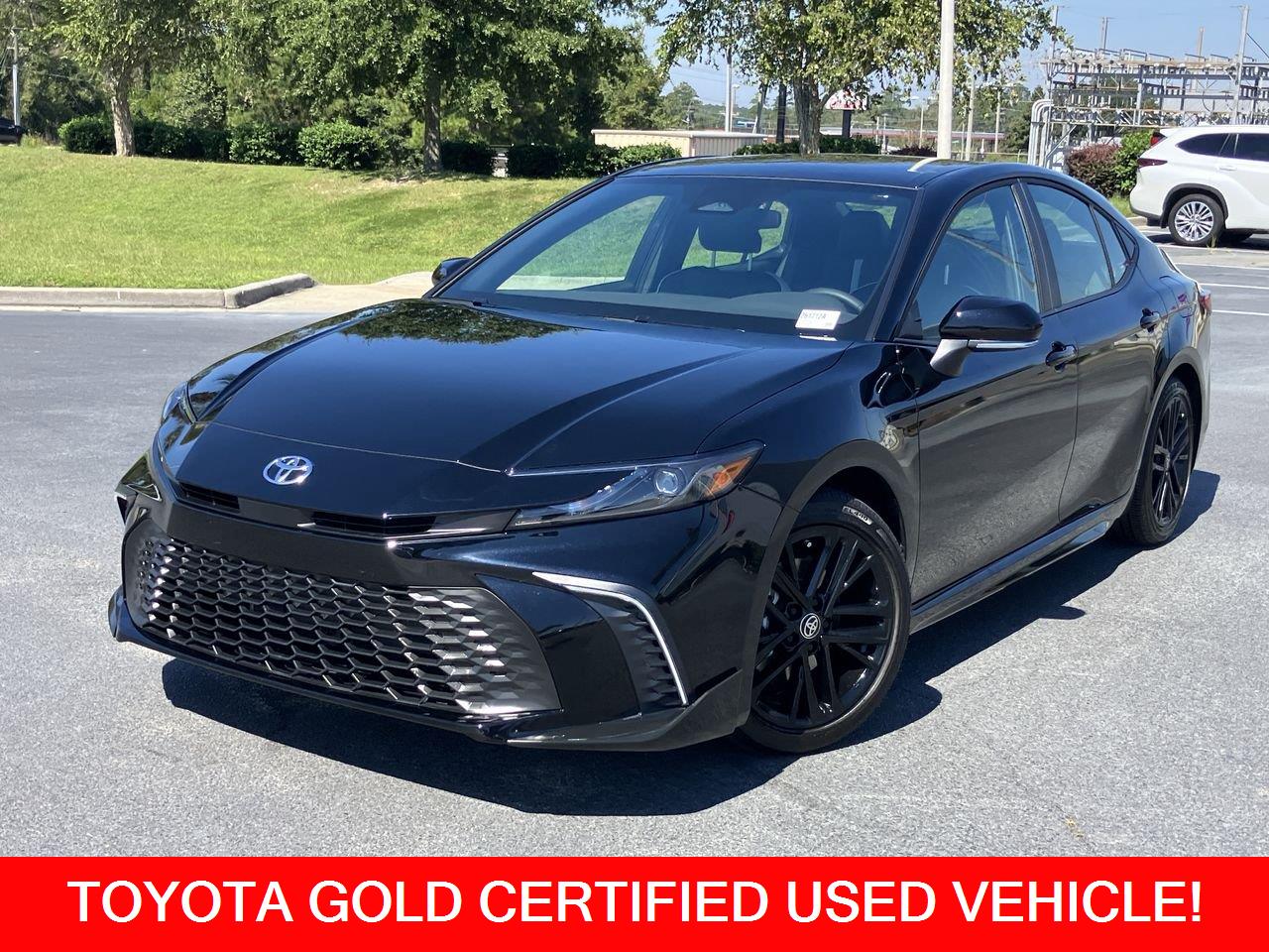 Black (Midnight Black Metallic) 2026 Toyota Camry Sedan Front-Wheel Drive Continuously Variable Transmission