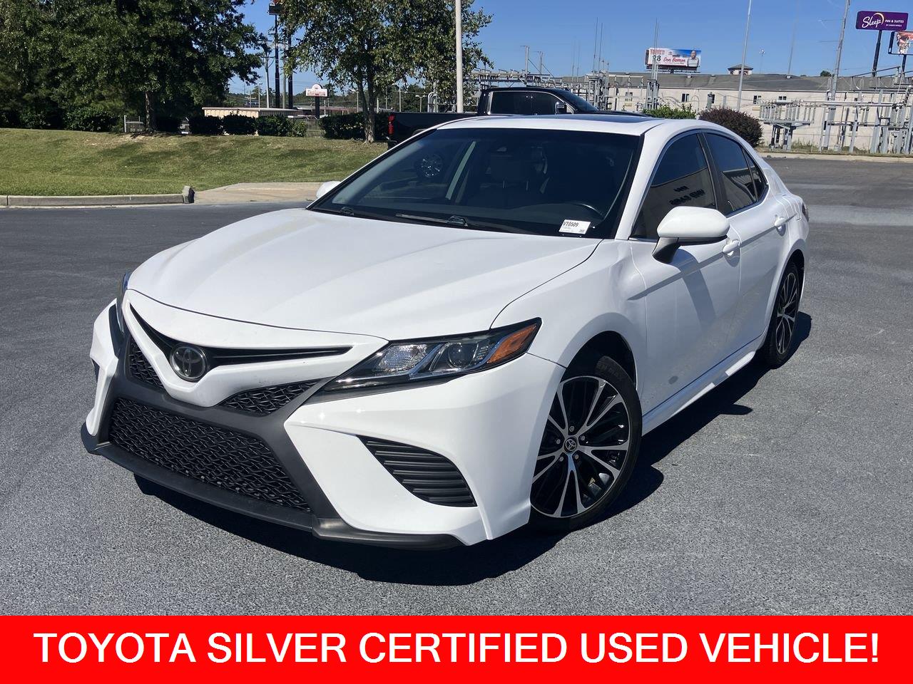White (Super White) 2020 Toyota Camry Sedan Front-Wheel Drive 8-Speed Automatic