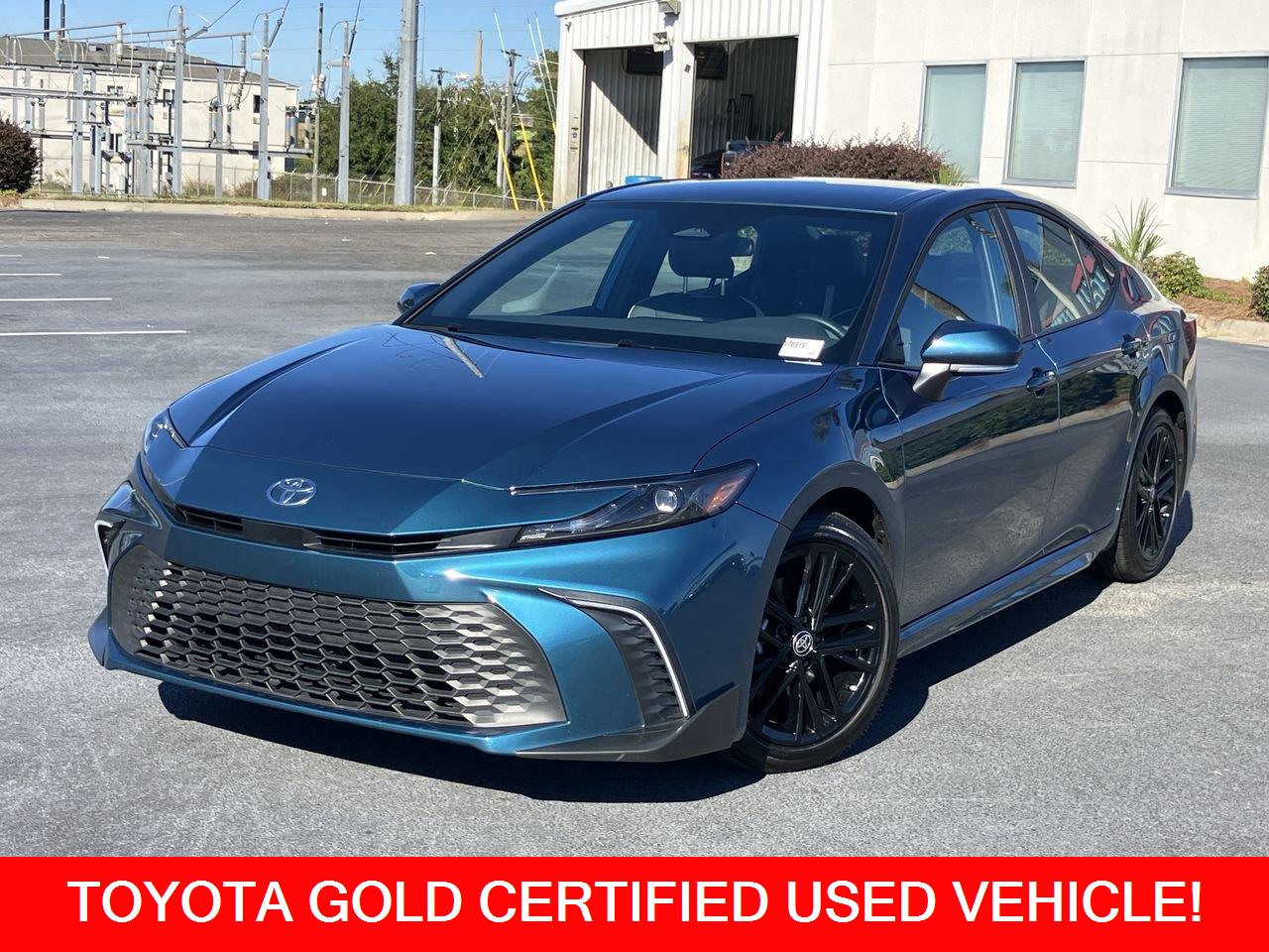2026 Toyota Camry SE FWD