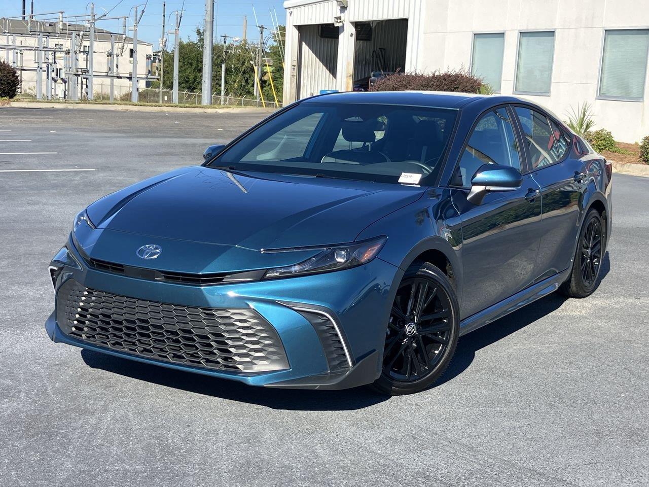 2026 Toyota Camry SE FWD