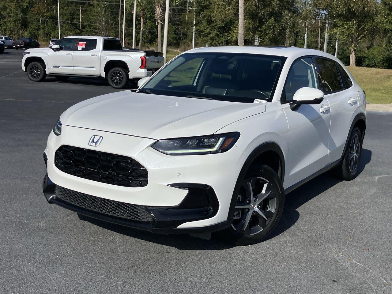 White (Platinum White Pearl) 2023 Honda HR-V SUV / Crossover Front-Wheel Drive Continuously Variable Transmission