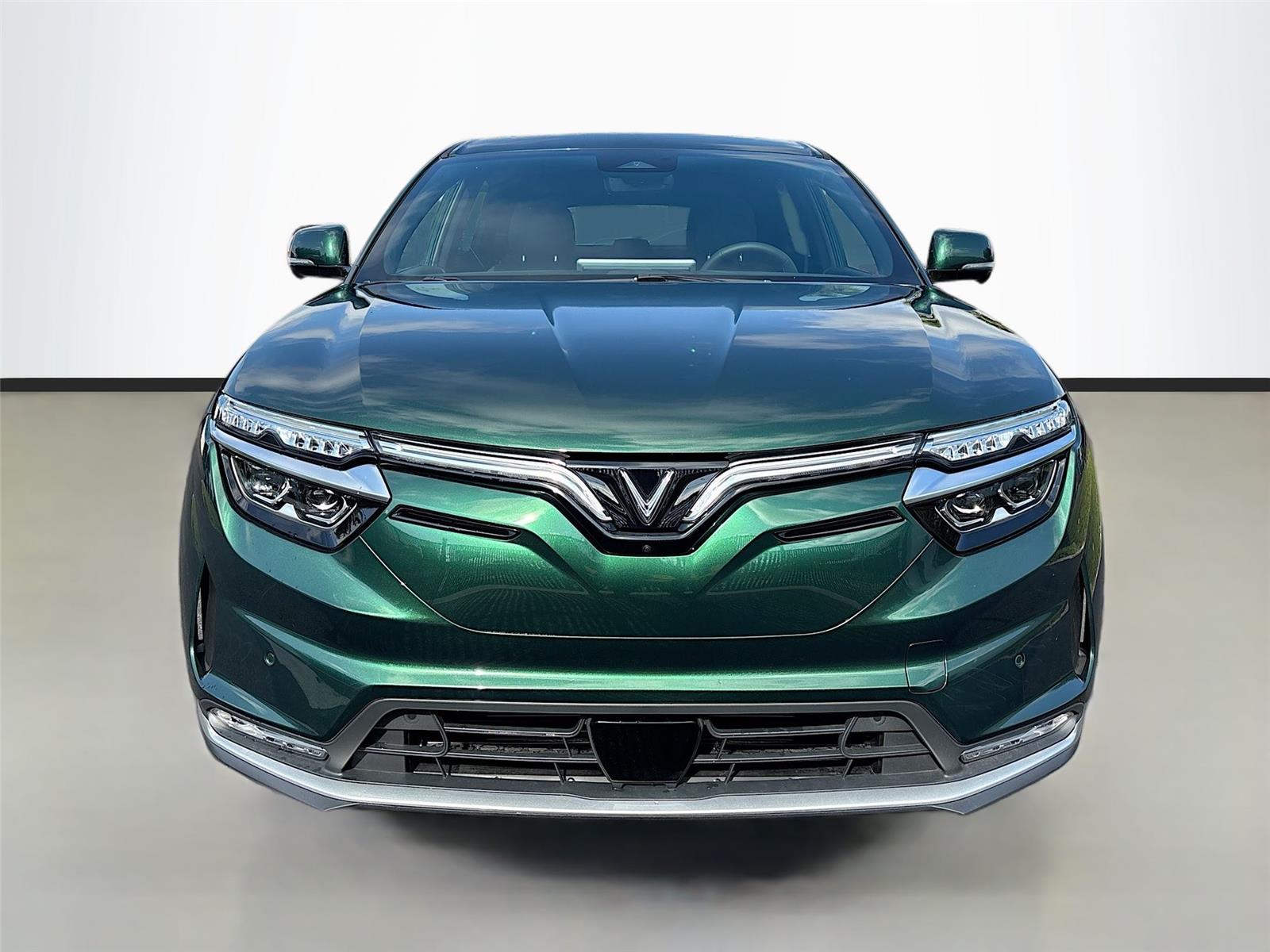 2025 VinFast VF 8 Plus