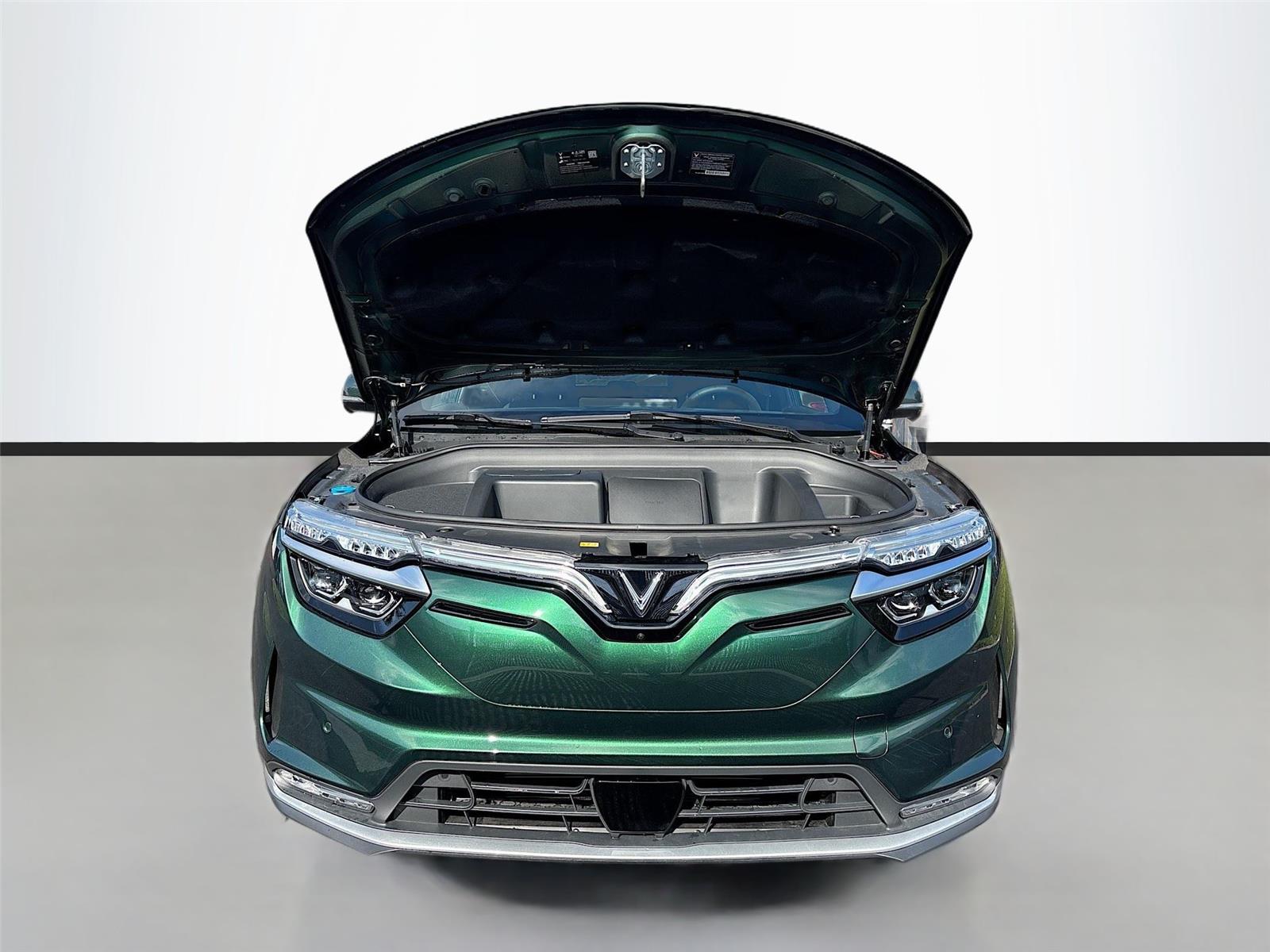 2025 VinFast VF 8 Plus