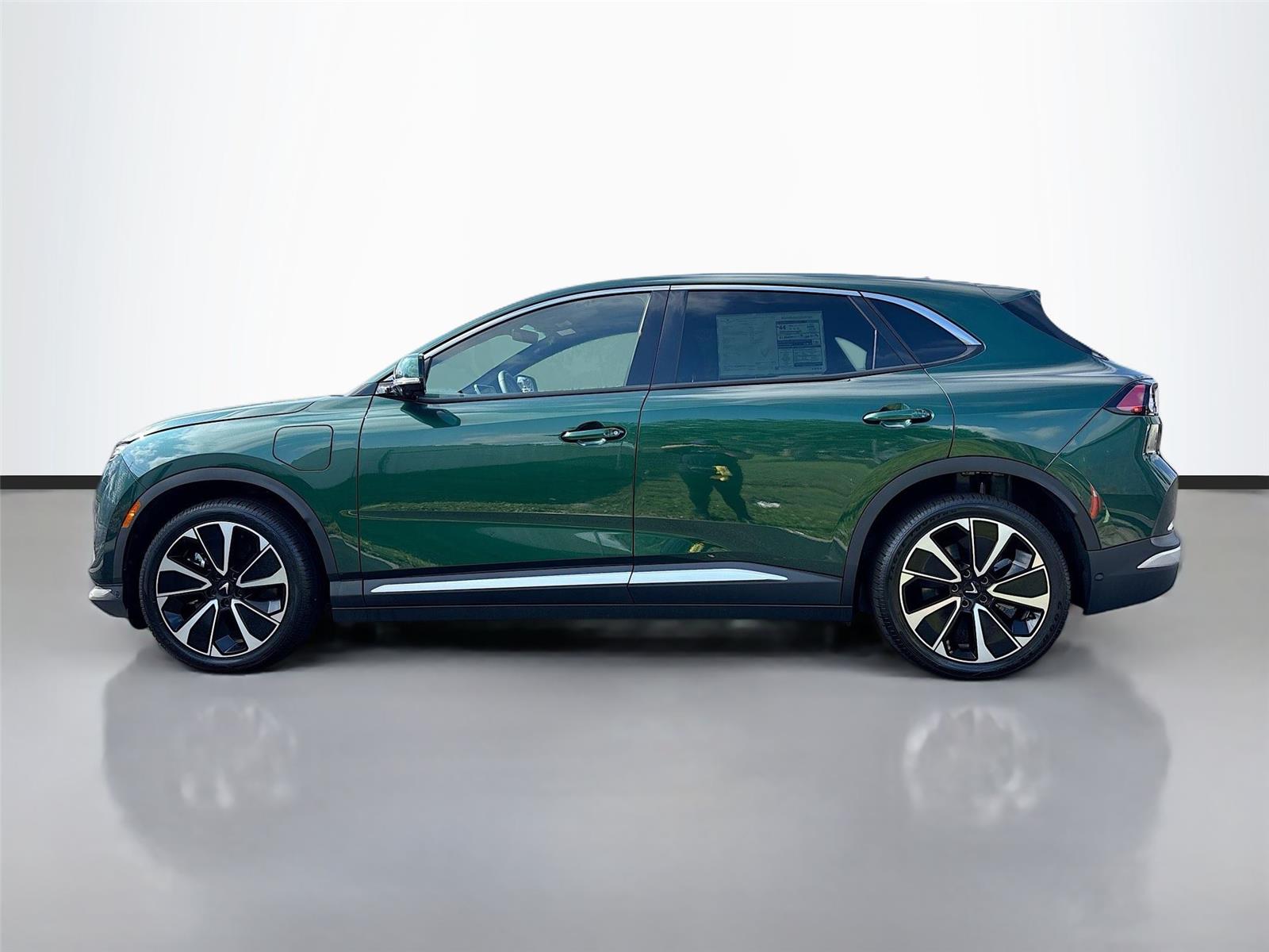 2025 VinFast VF 8 Plus