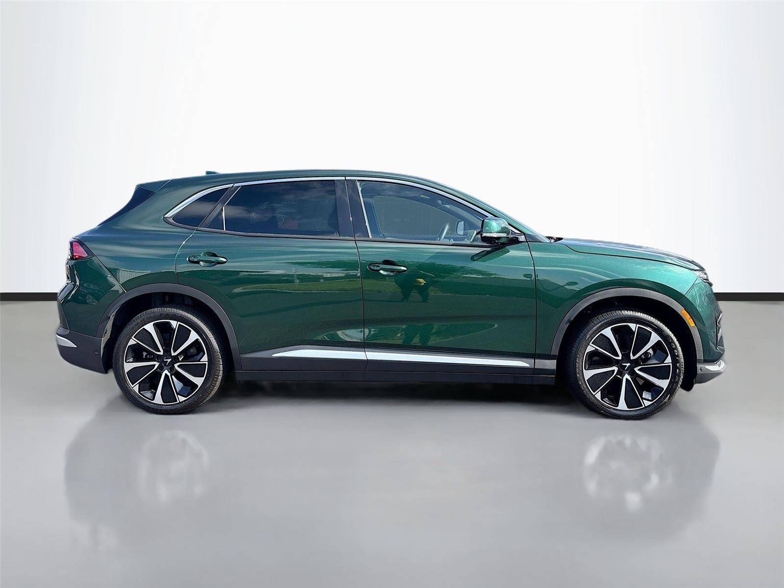 2025 VinFast VF 8 Plus