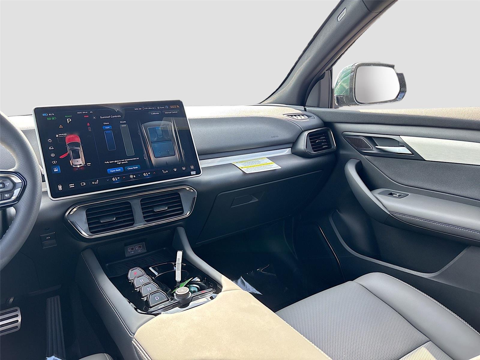 2025 VinFast VF 8 Plus