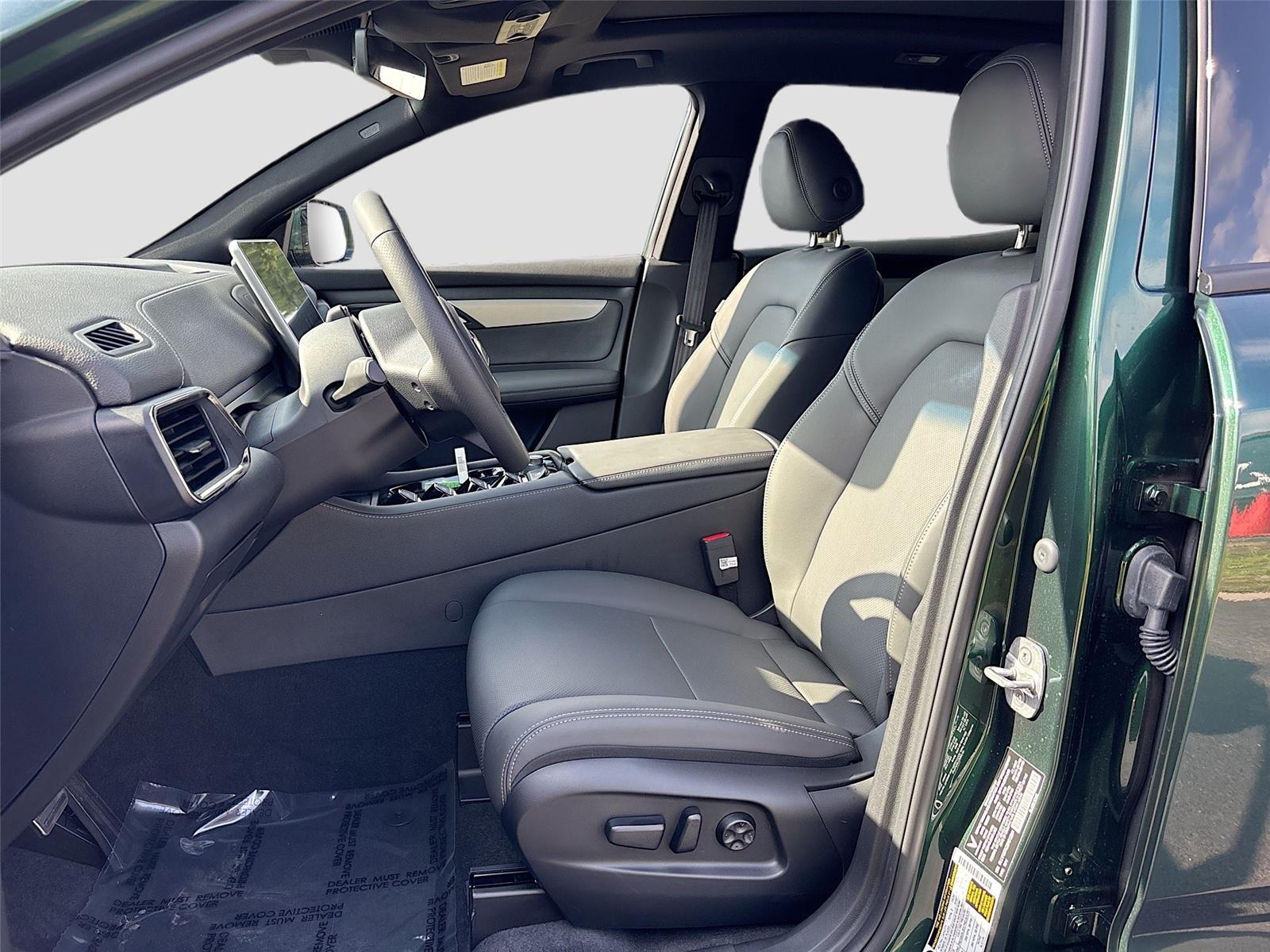 2025 VinFast VF 8 Plus