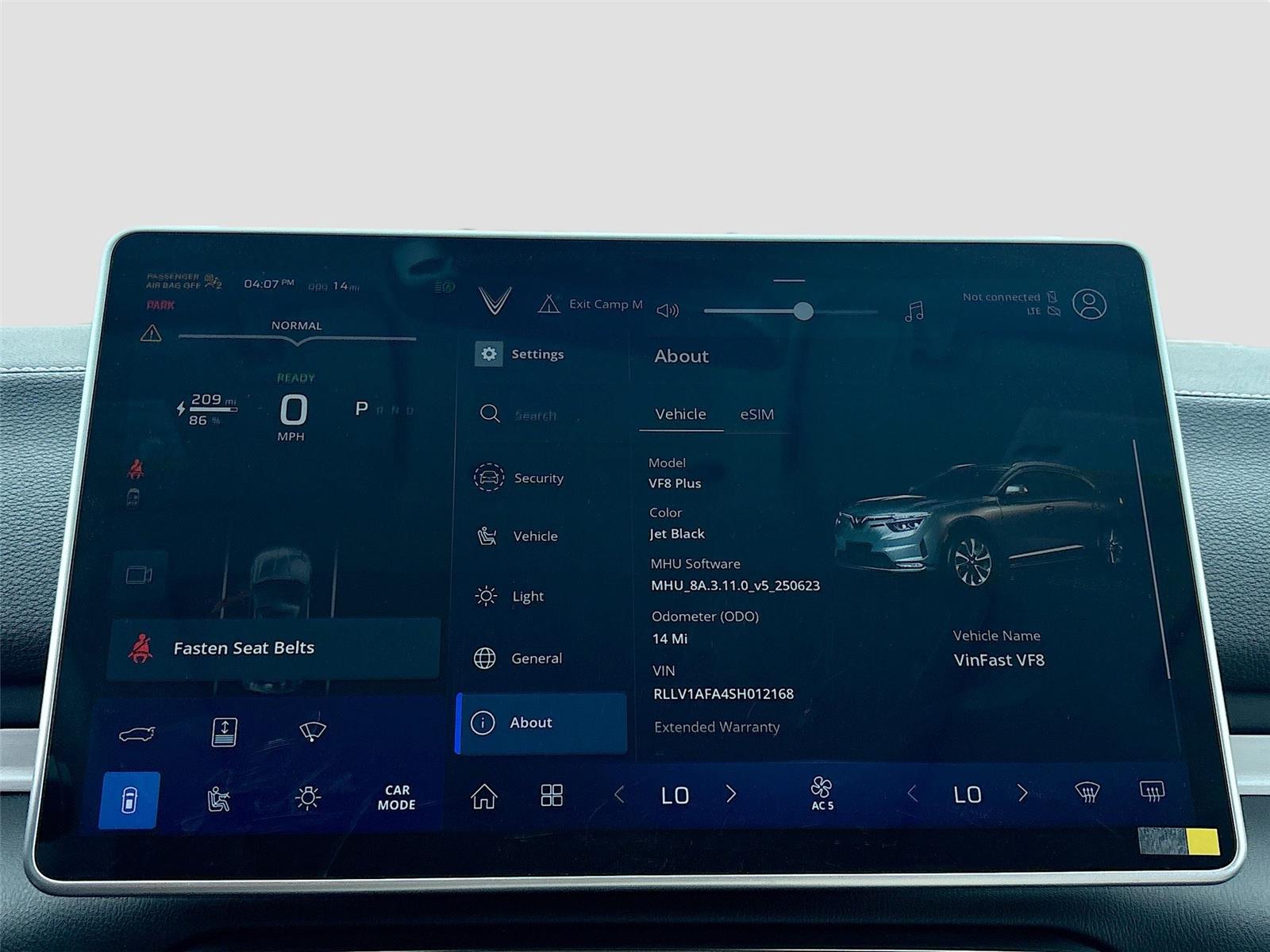 2025 VinFast VF 8 Plus