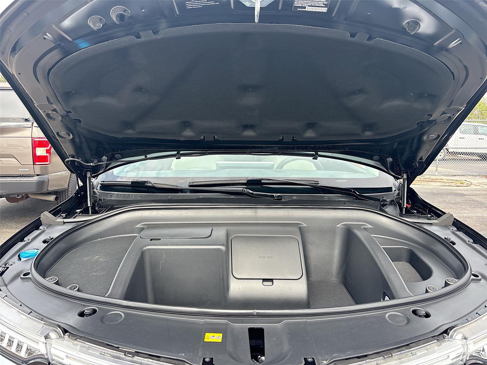 2025 VinFast VF 8 Plus