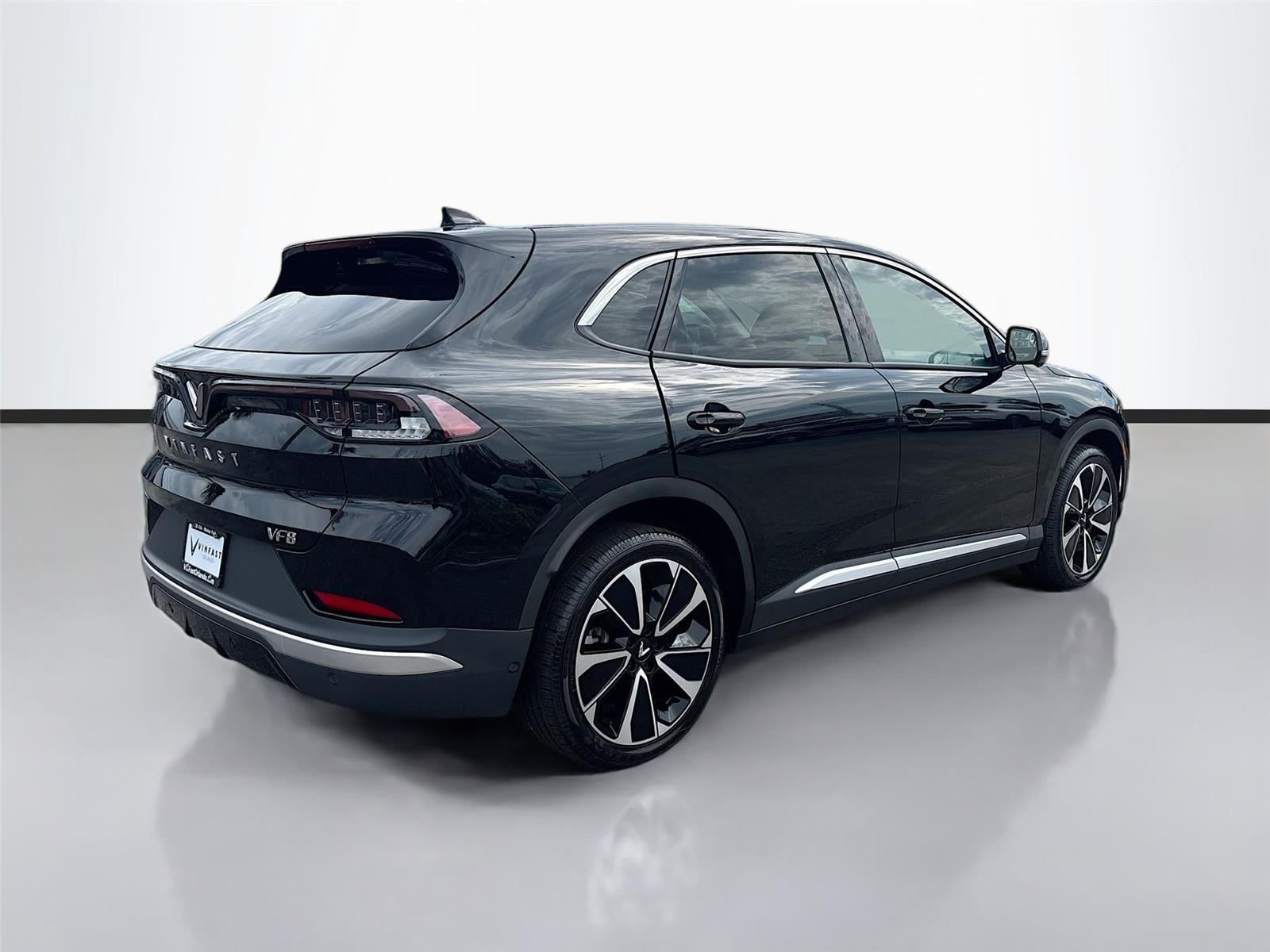 2025 VinFast VF 8 Plus