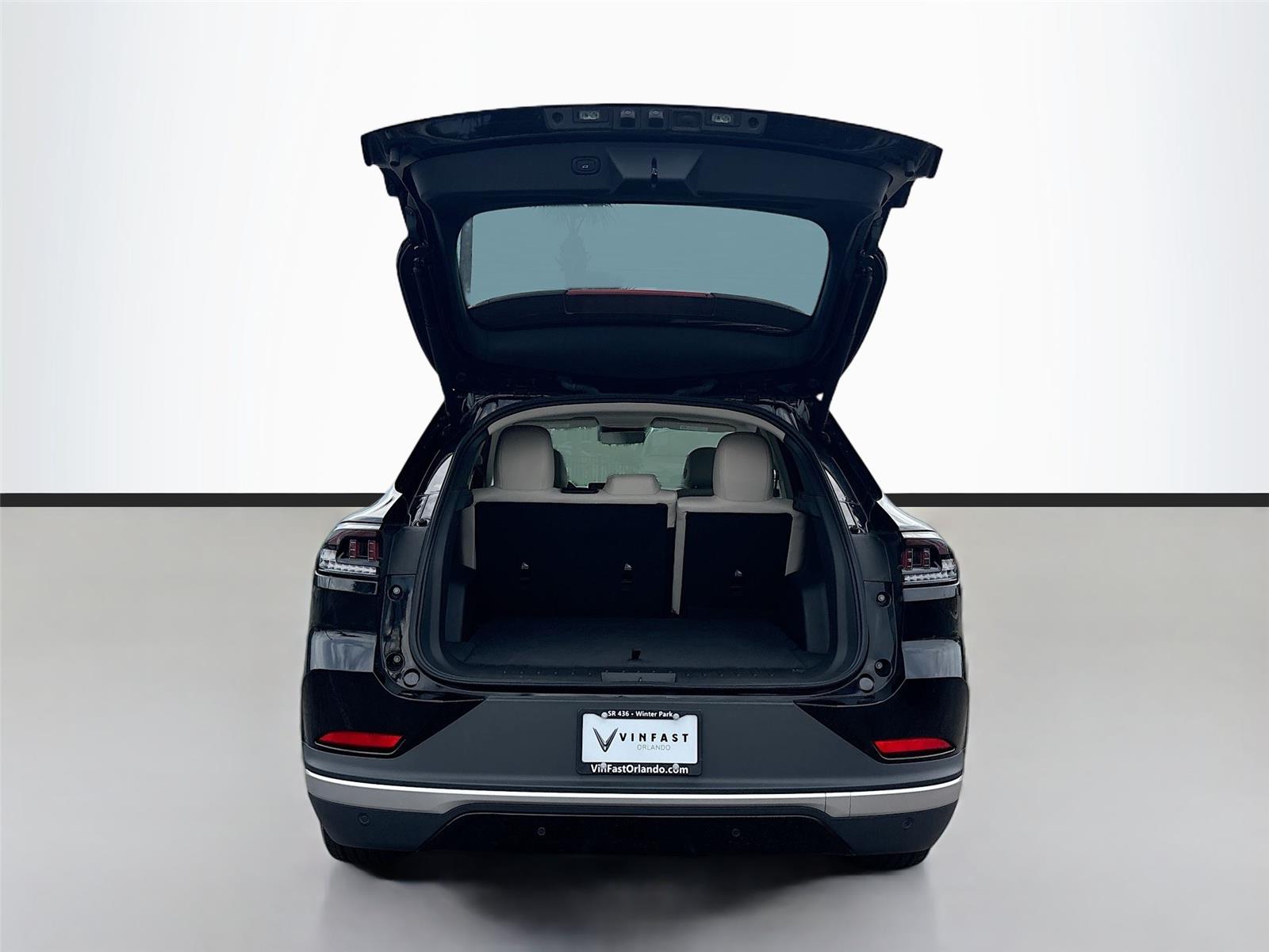 2025 VinFast VF 8 Plus