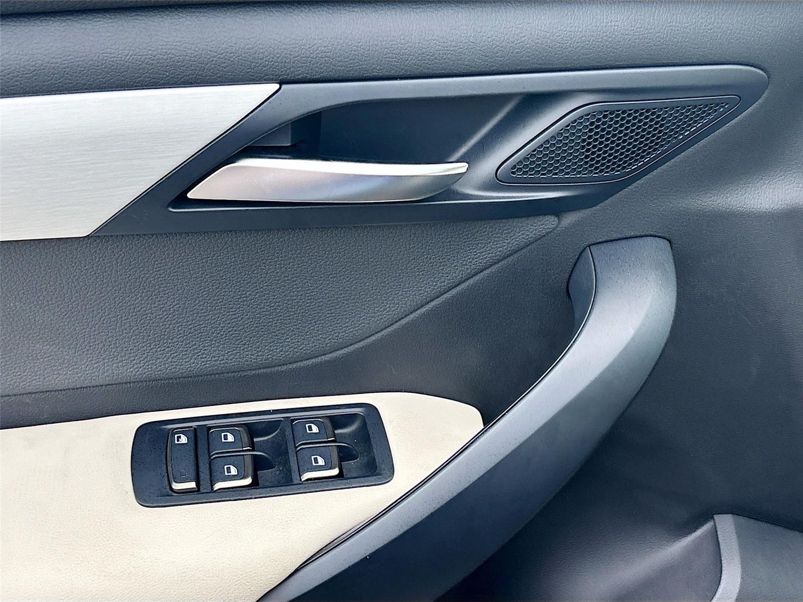 2025 VinFast VF 8 Plus