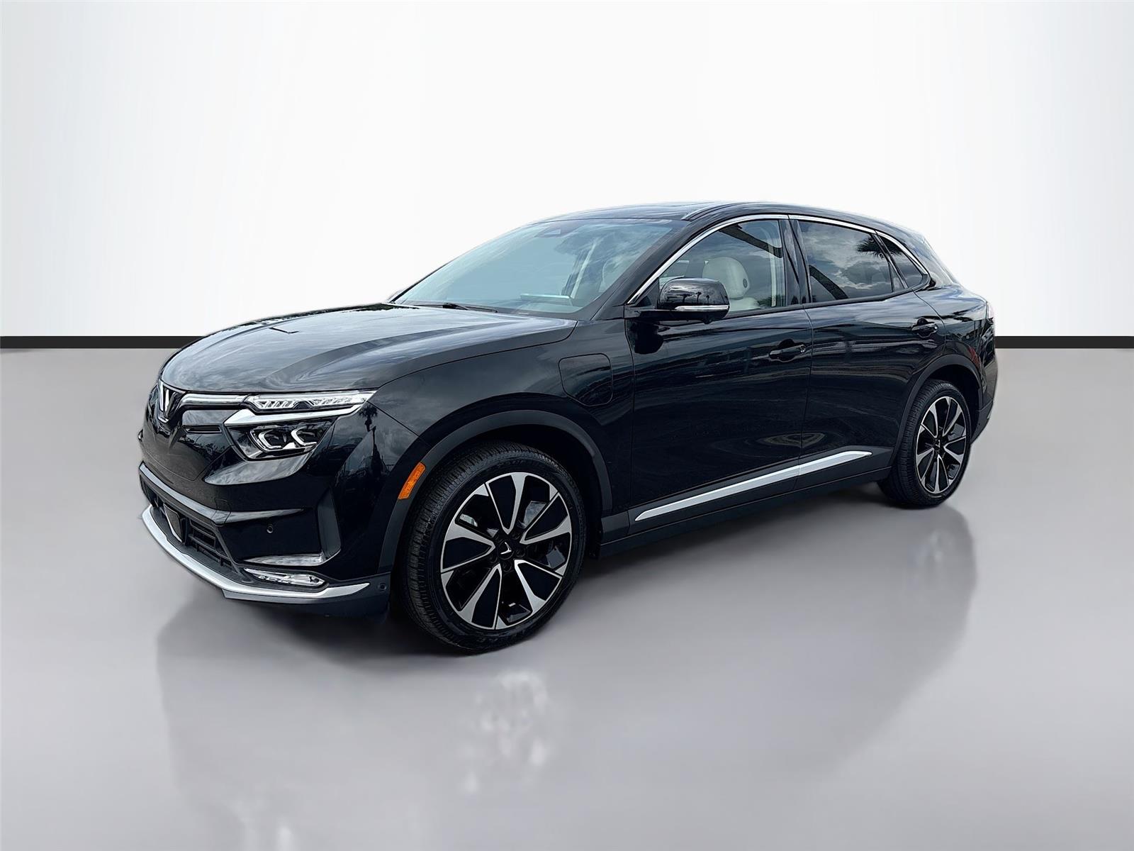 2025 VinFast VF 8 Plus