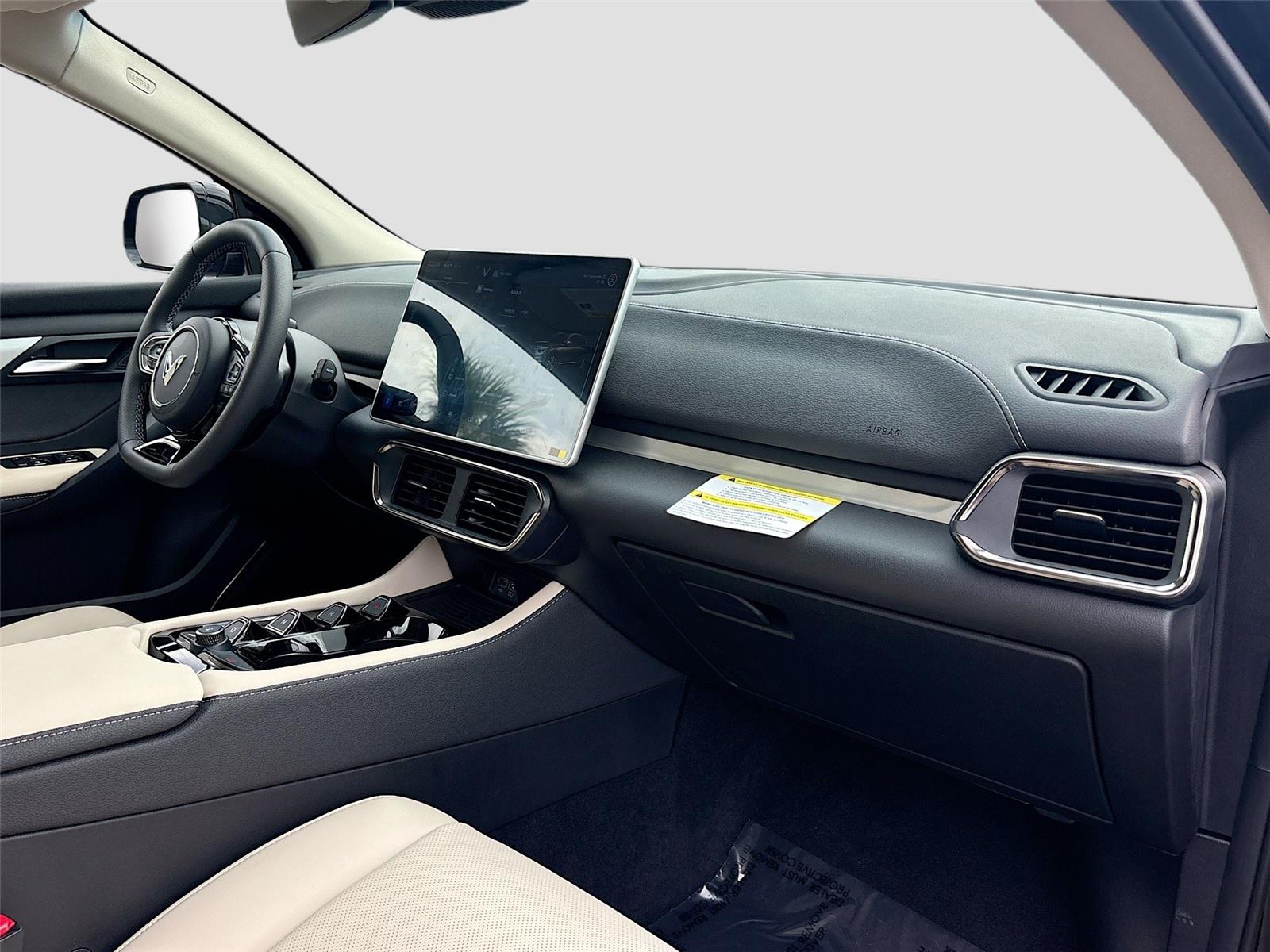 2025 VinFast VF 8 Plus