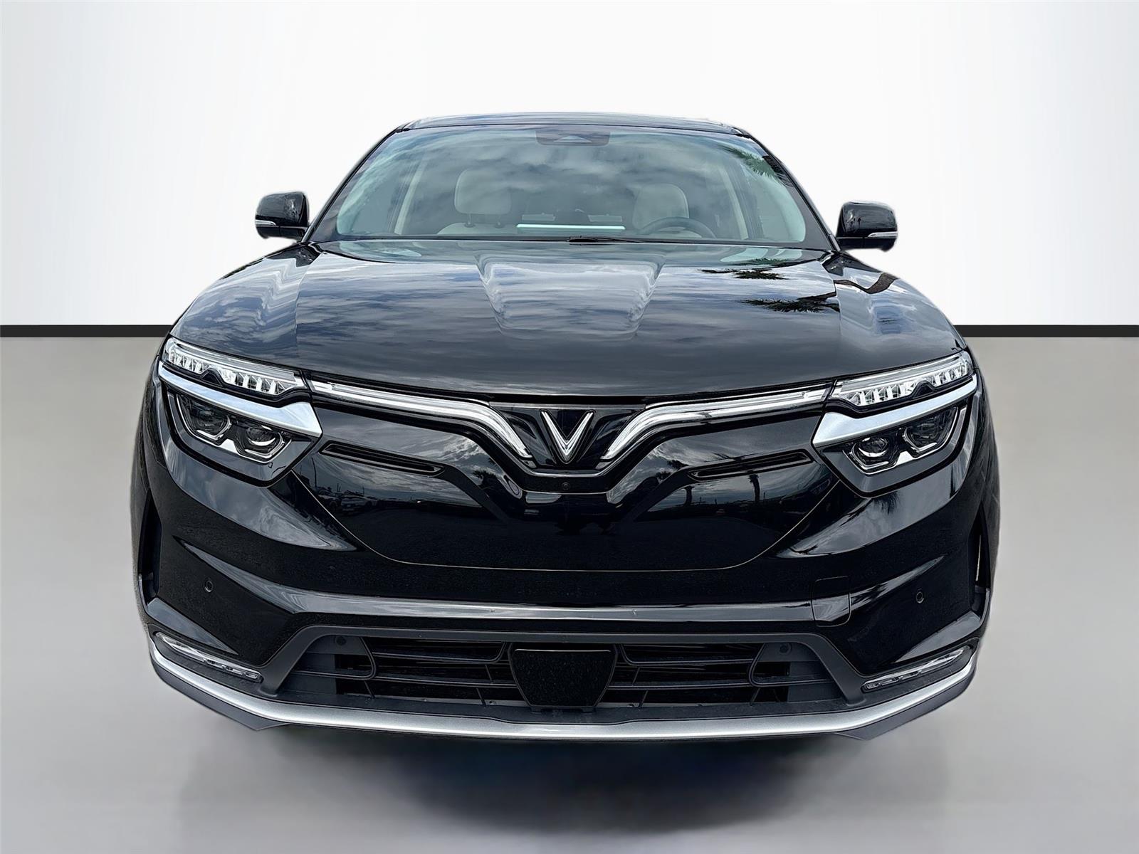2025 VinFast VF 8 Plus