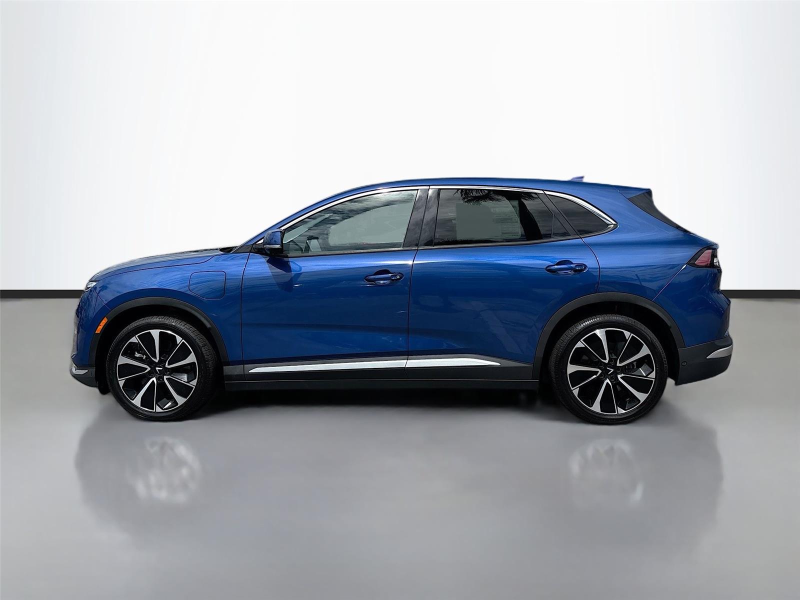 2025 VinFast VF 8 Plus