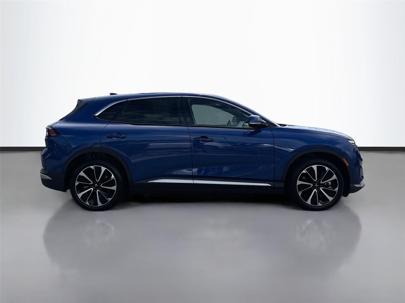 2025 VinFast VF 8 Plus