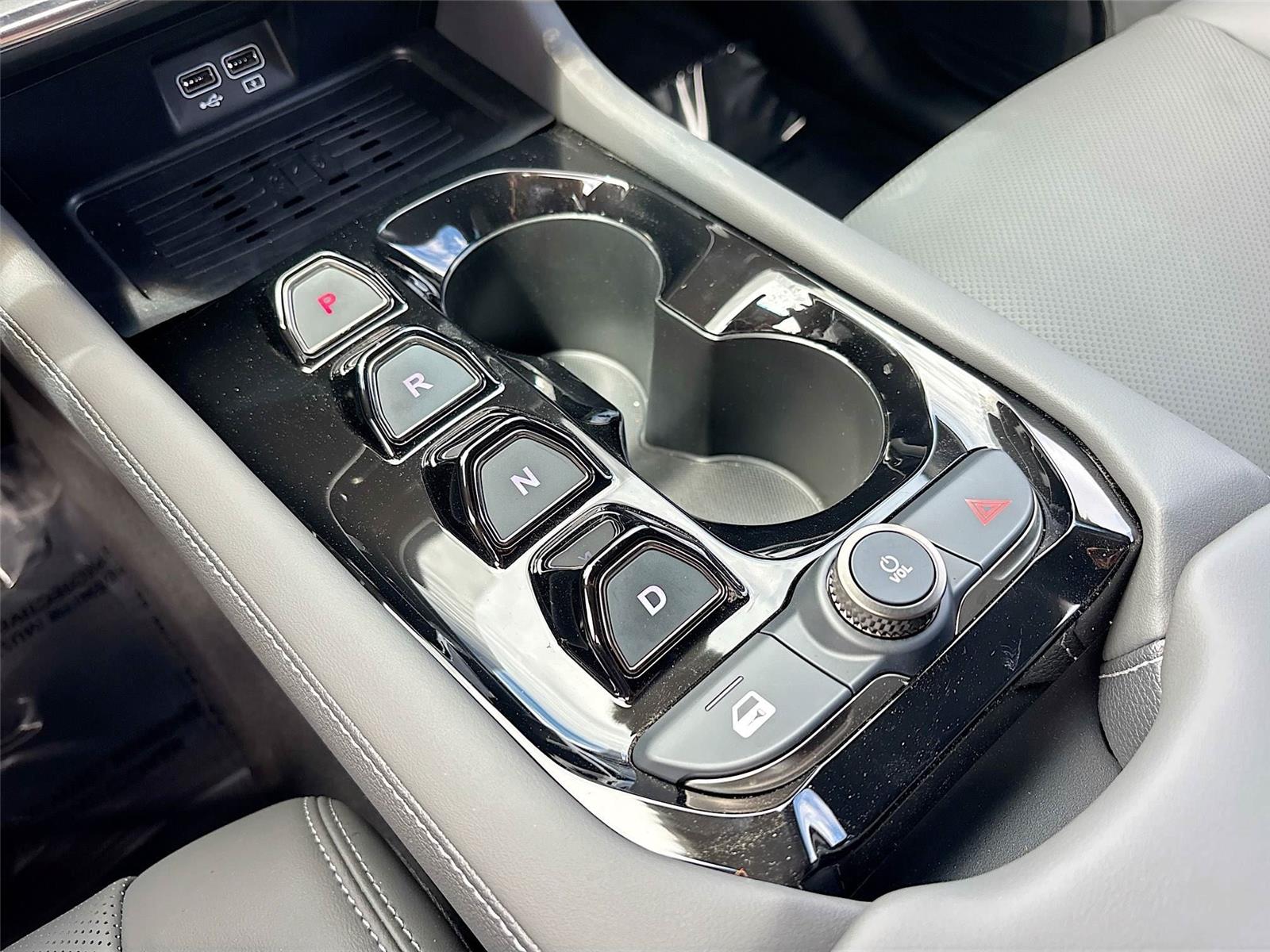 2025 VinFast VF 8 Plus