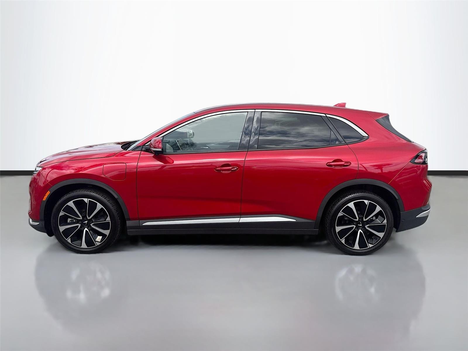 2025 Vinfast VF 8 8 photo 4