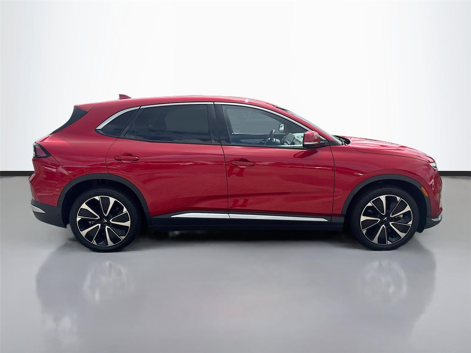 2025 VinFast VF 8 Plus