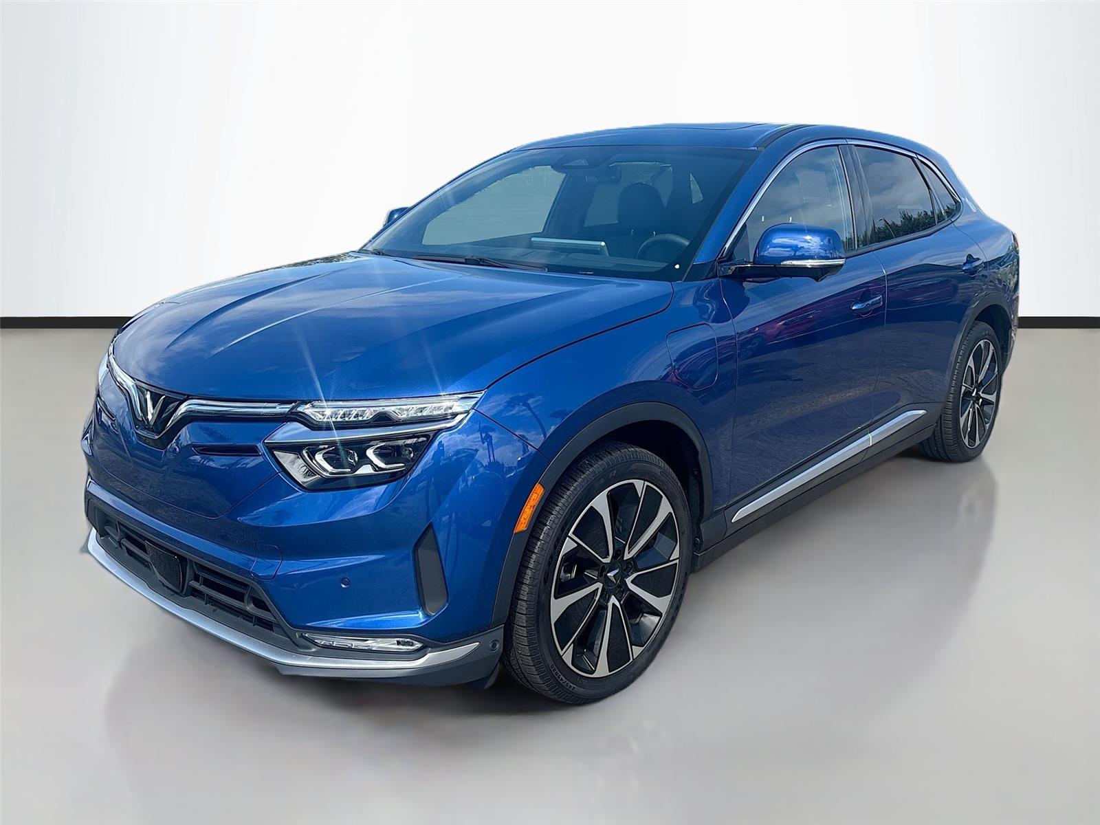 2025 VinFast VF 8 Plus