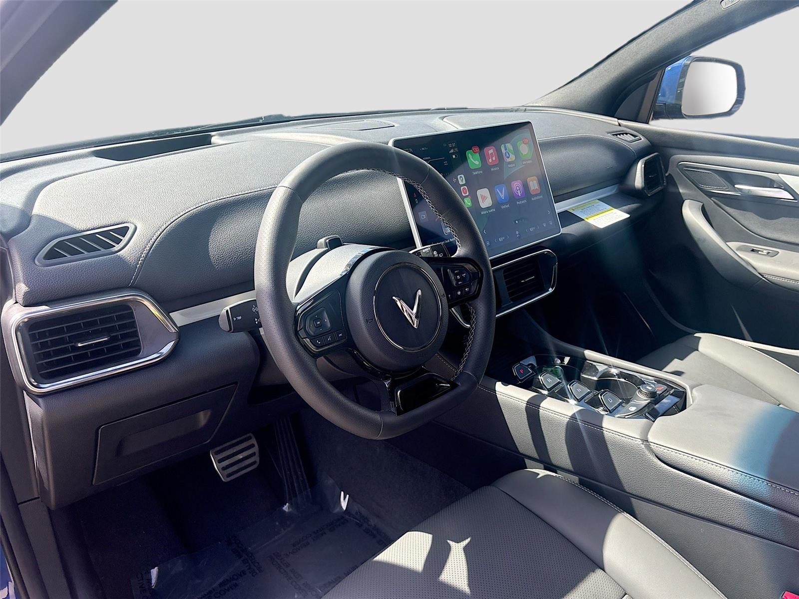 2025 VinFast VF 8 Plus