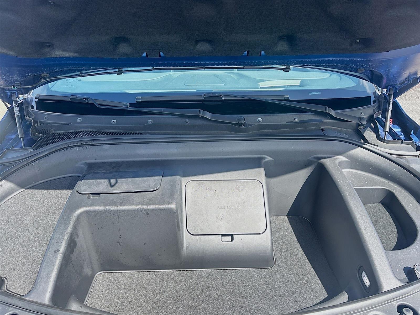2025 VinFast VF 8 Plus