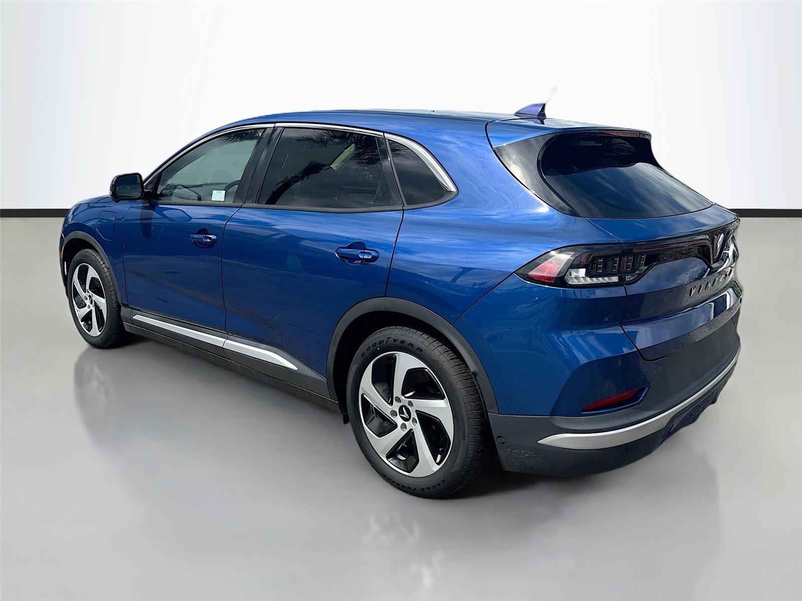 2023 VinFast VF 8 Eco