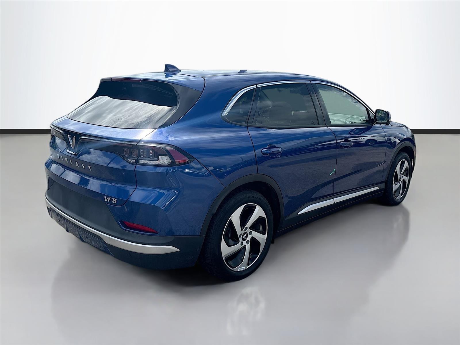 2023 VinFast VF 8 Eco
