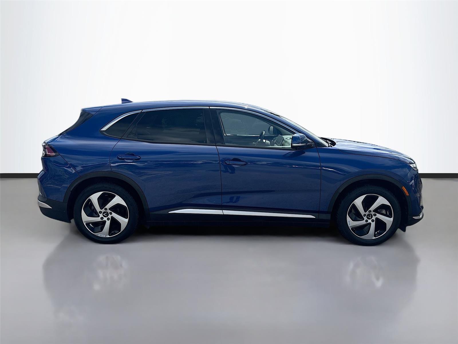 2023 VinFast VF 8 Eco