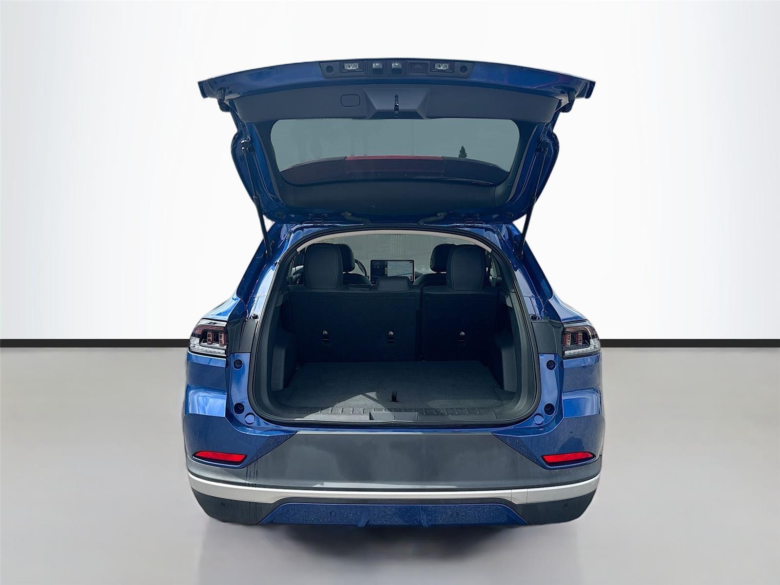 2023 VinFast VF 8 Eco