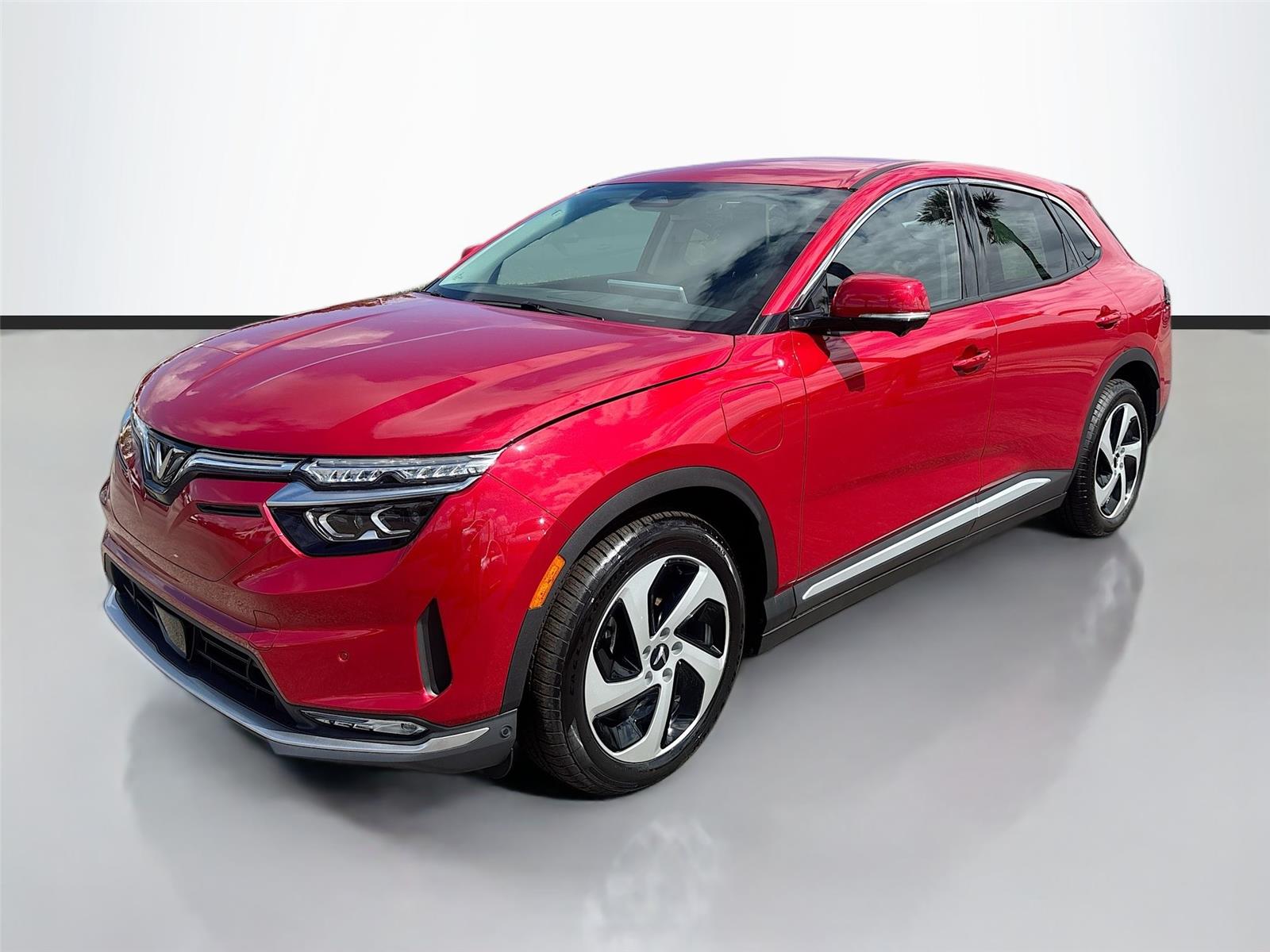 2025 Vinfast VF 8 8 photo 3