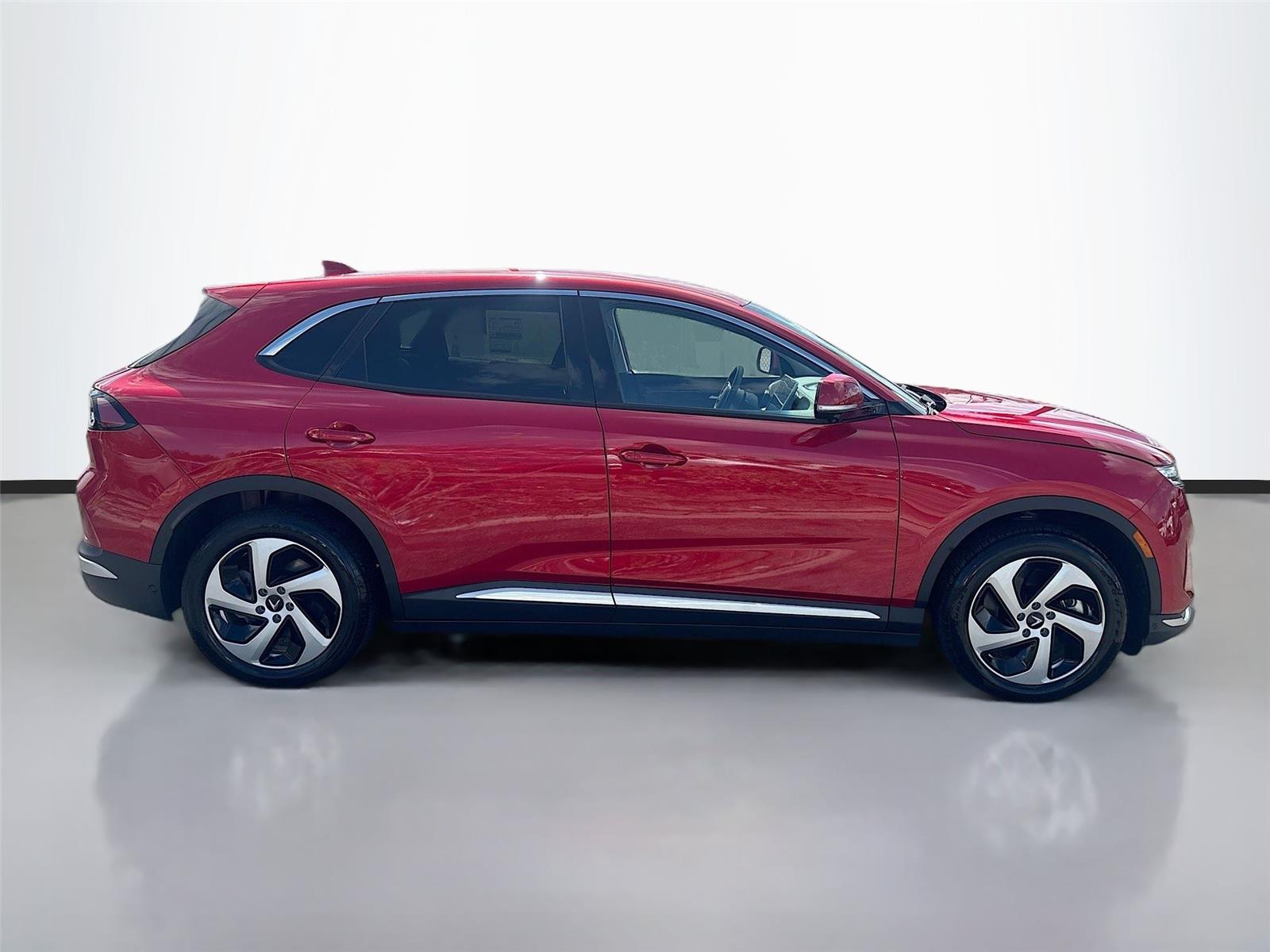 2025 VinFast VF 8 Eco