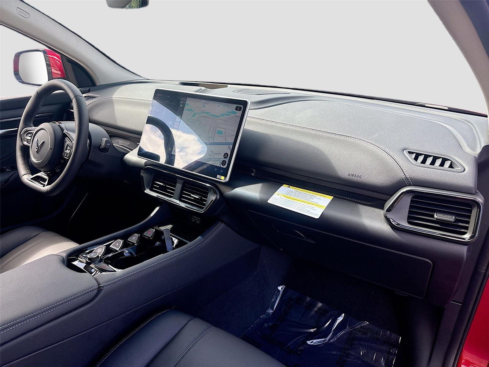 2025 VinFast VF 8 Eco
