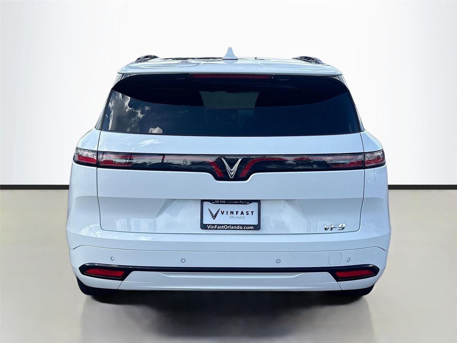 2024 VinFast VF 9 Plus