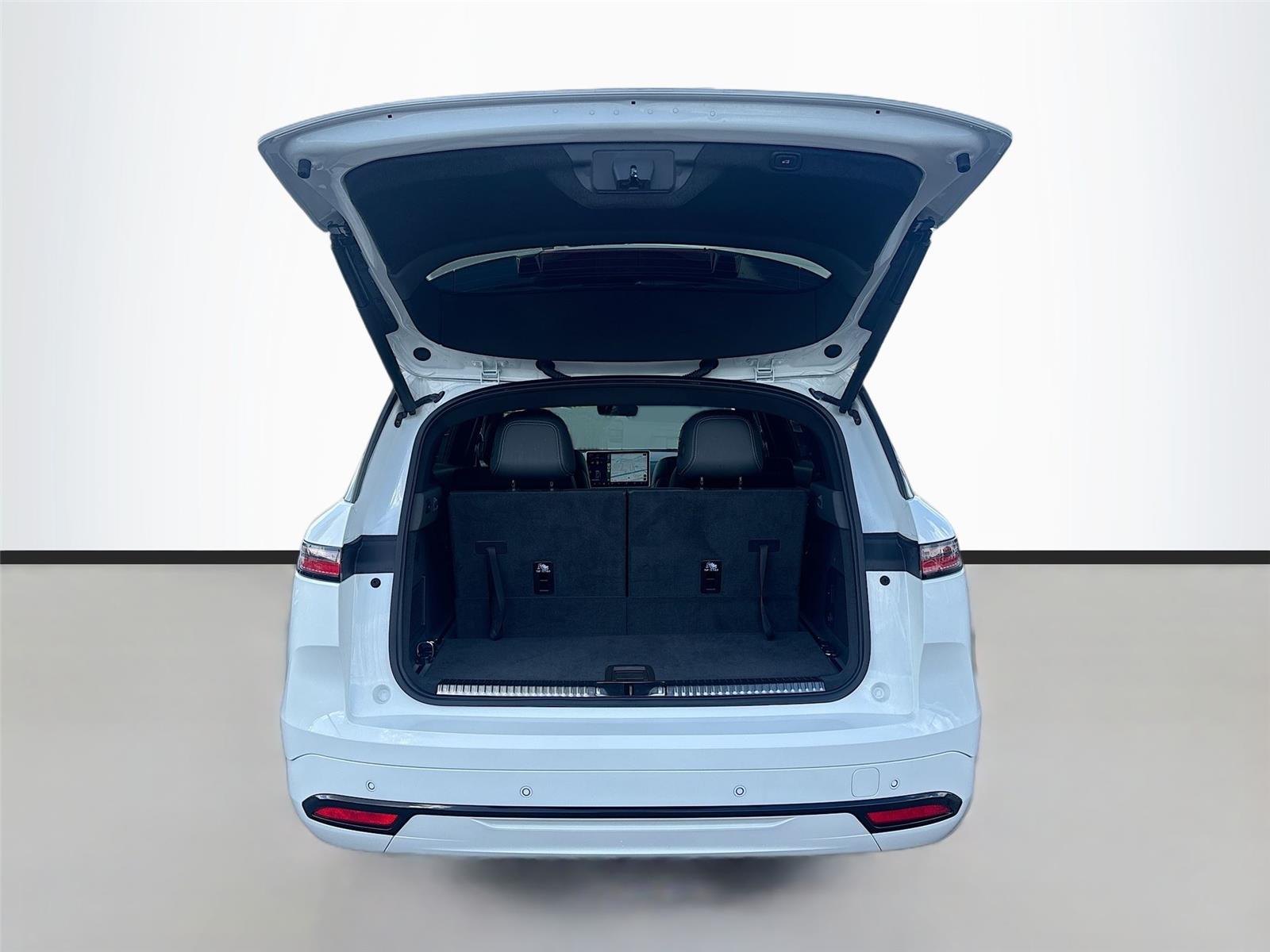 2024 VinFast VF 9 Plus