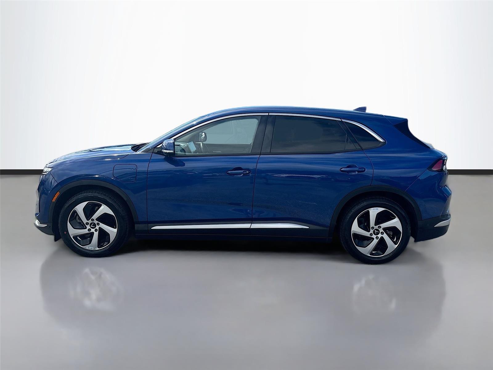 2023 VinFast VF 8 Eco