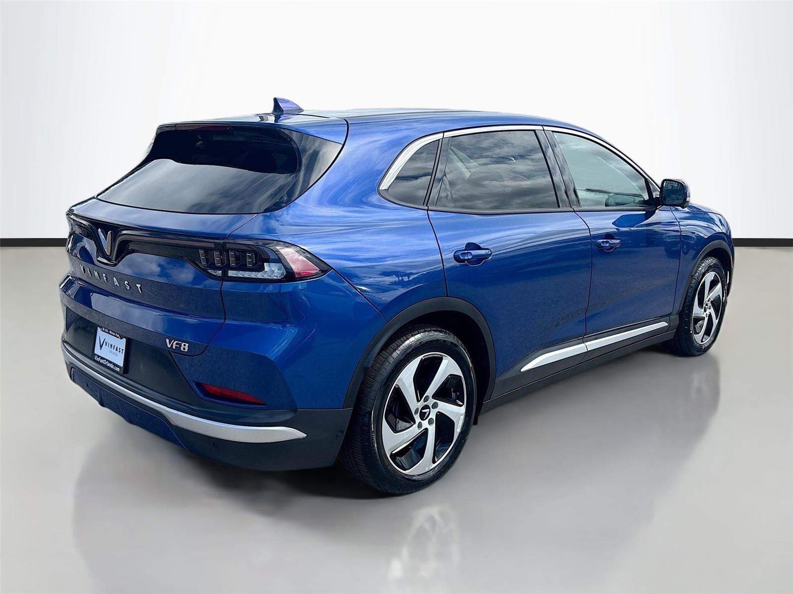 2023 VinFast VF 8 Eco