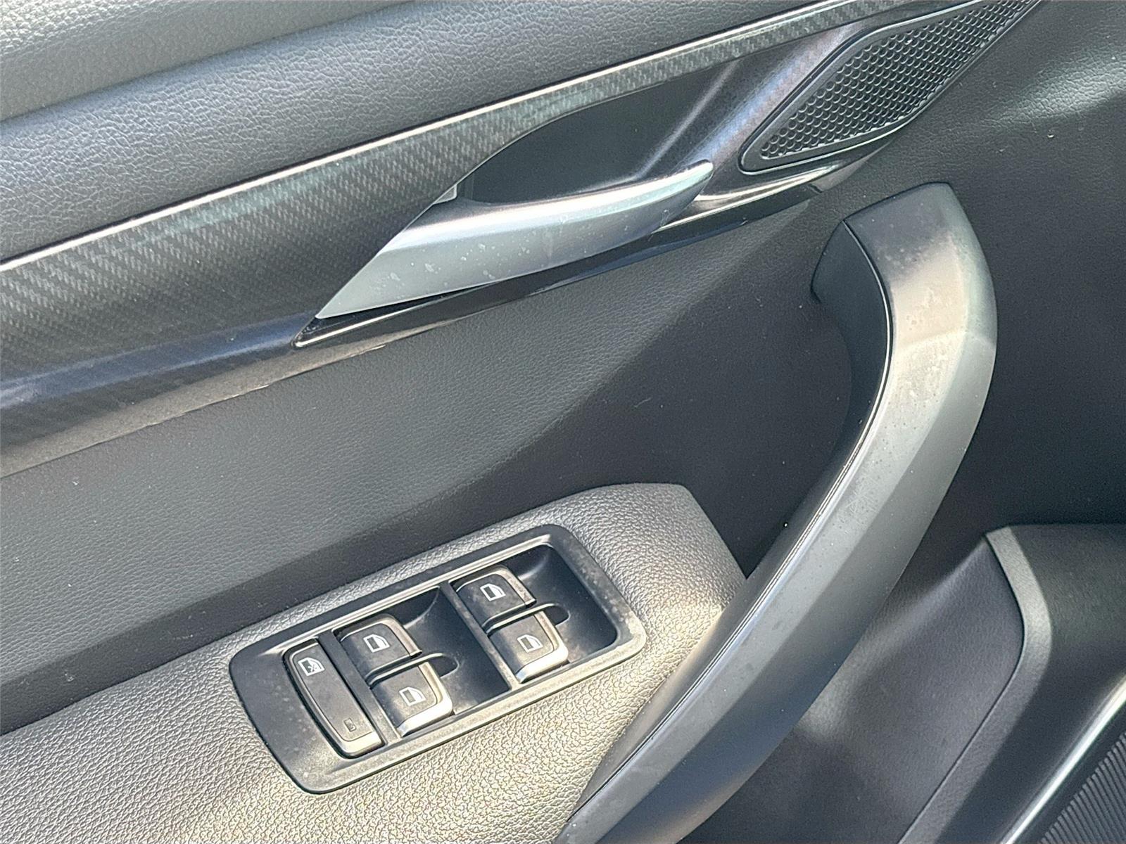 2023 VinFast VF 8 Eco