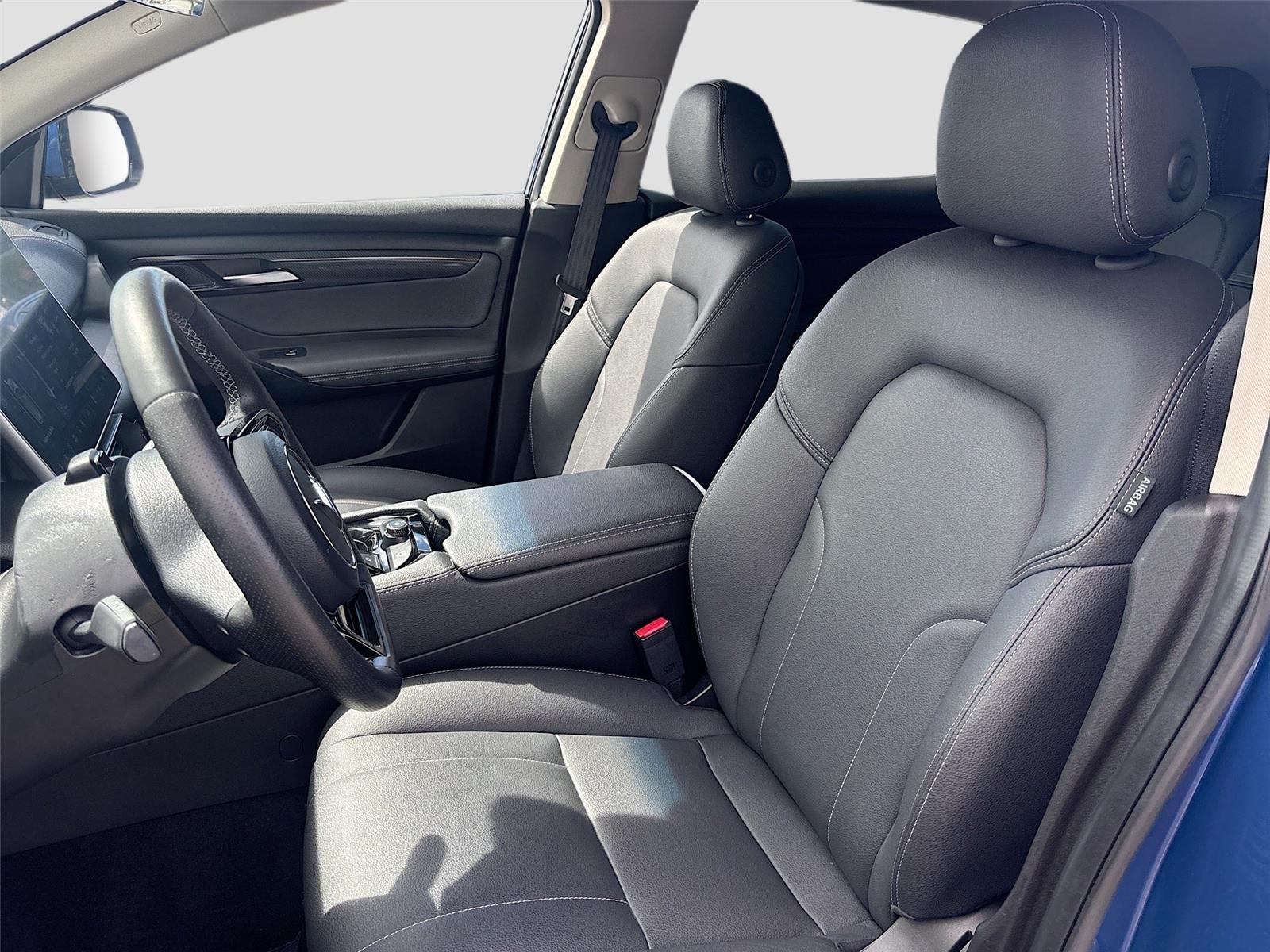 2023 VinFast VF 8 Eco