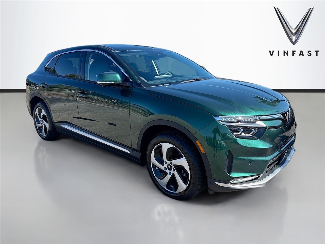 2025 VinFast VF 8 Eco