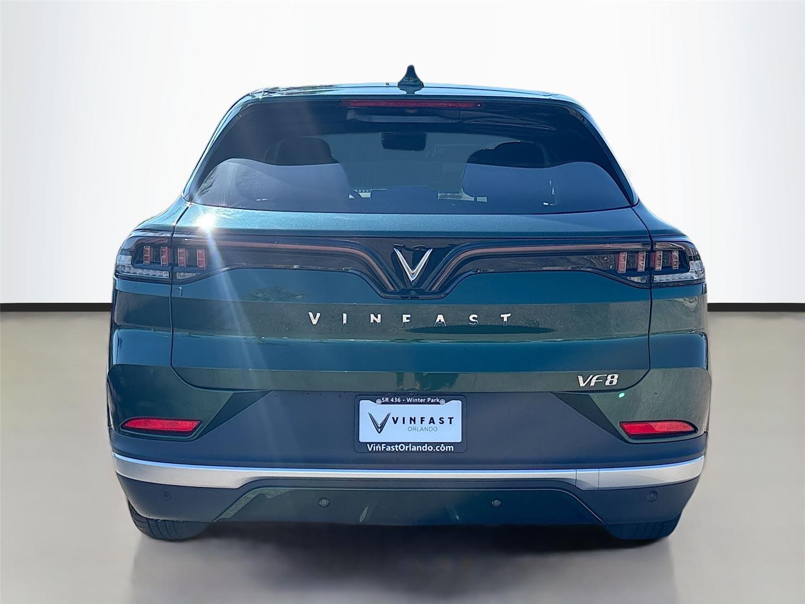 2025 VinFast VF 8 Eco