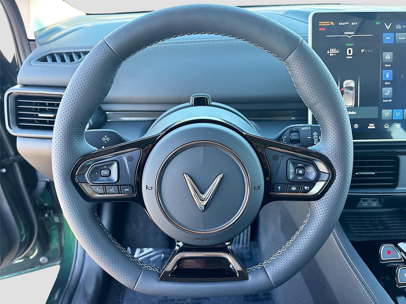 2025 VinFast VF 8 Eco