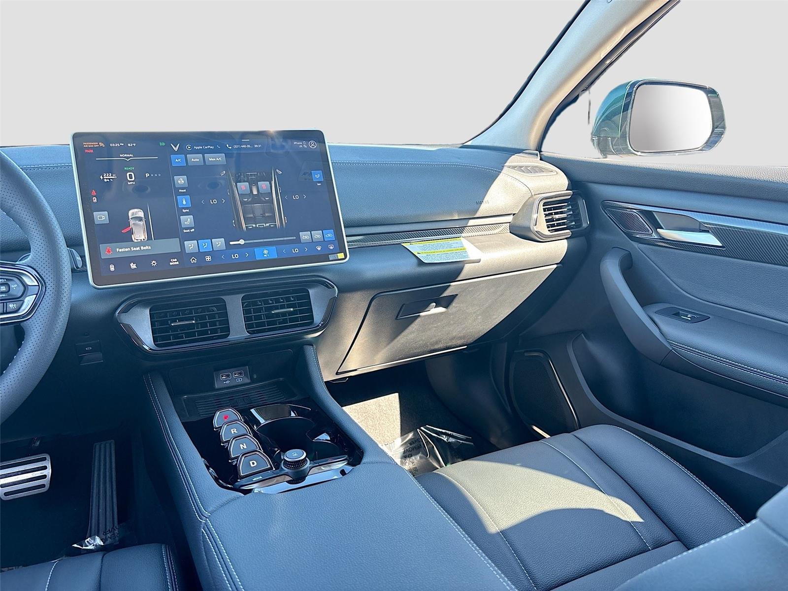 2025 VinFast VF 8 Eco