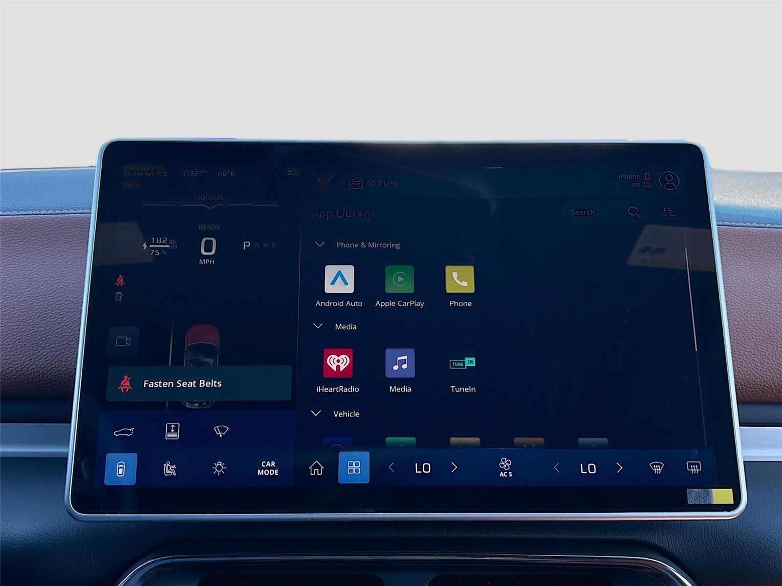 2025 VinFast VF 8 Plus
