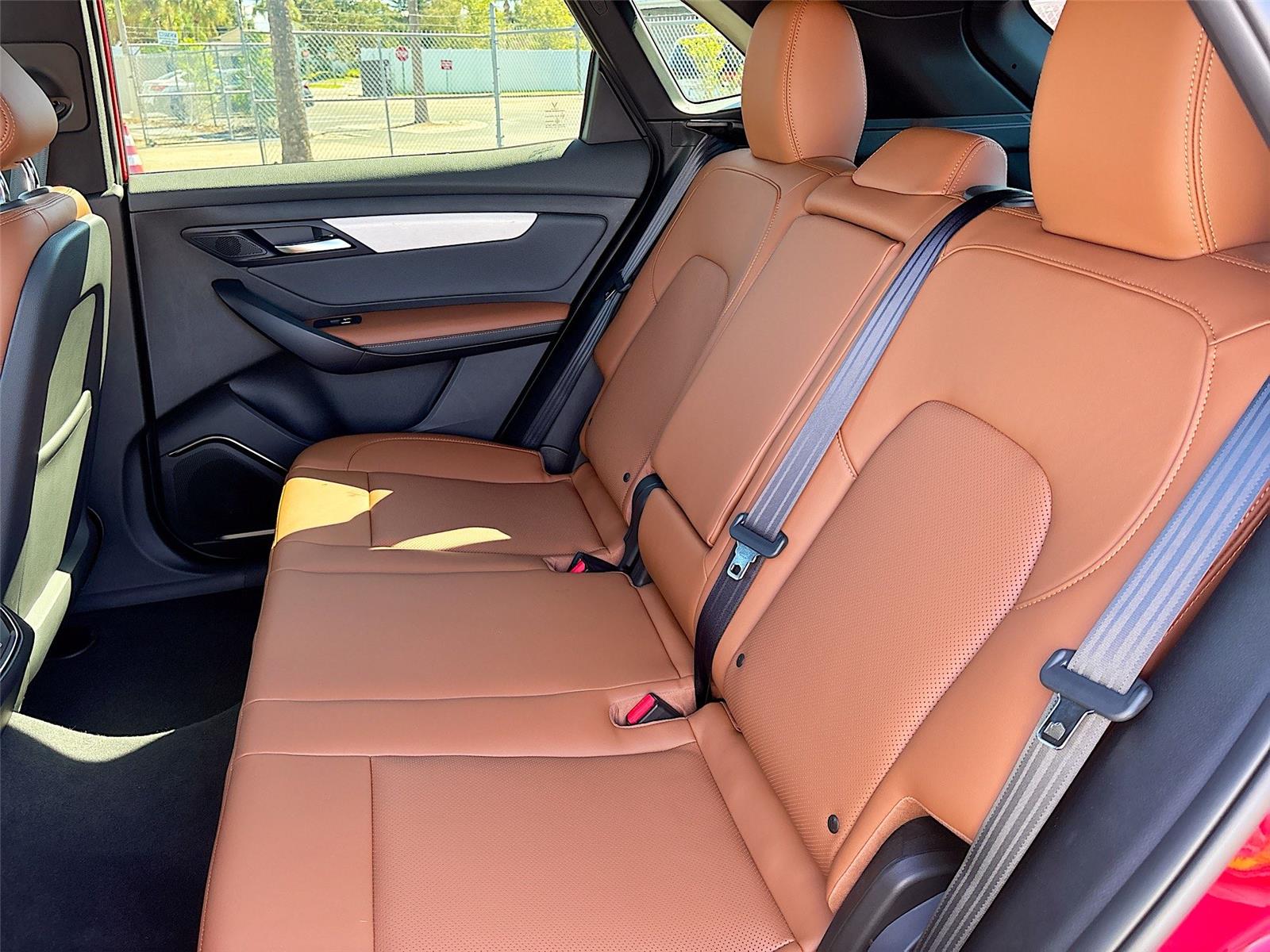 2025 VinFast VF 8 Plus