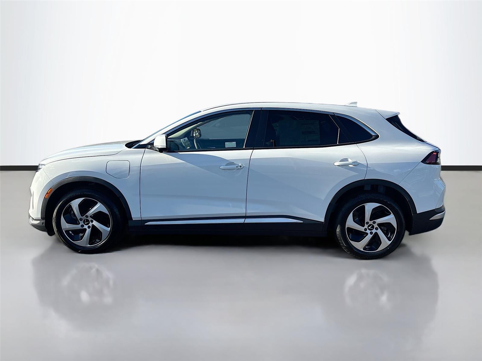 2025 VinFast VF 8 Eco