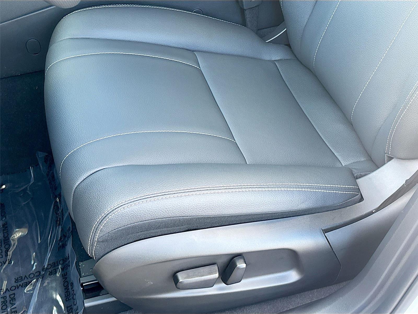 2025 VinFast VF 8 Eco