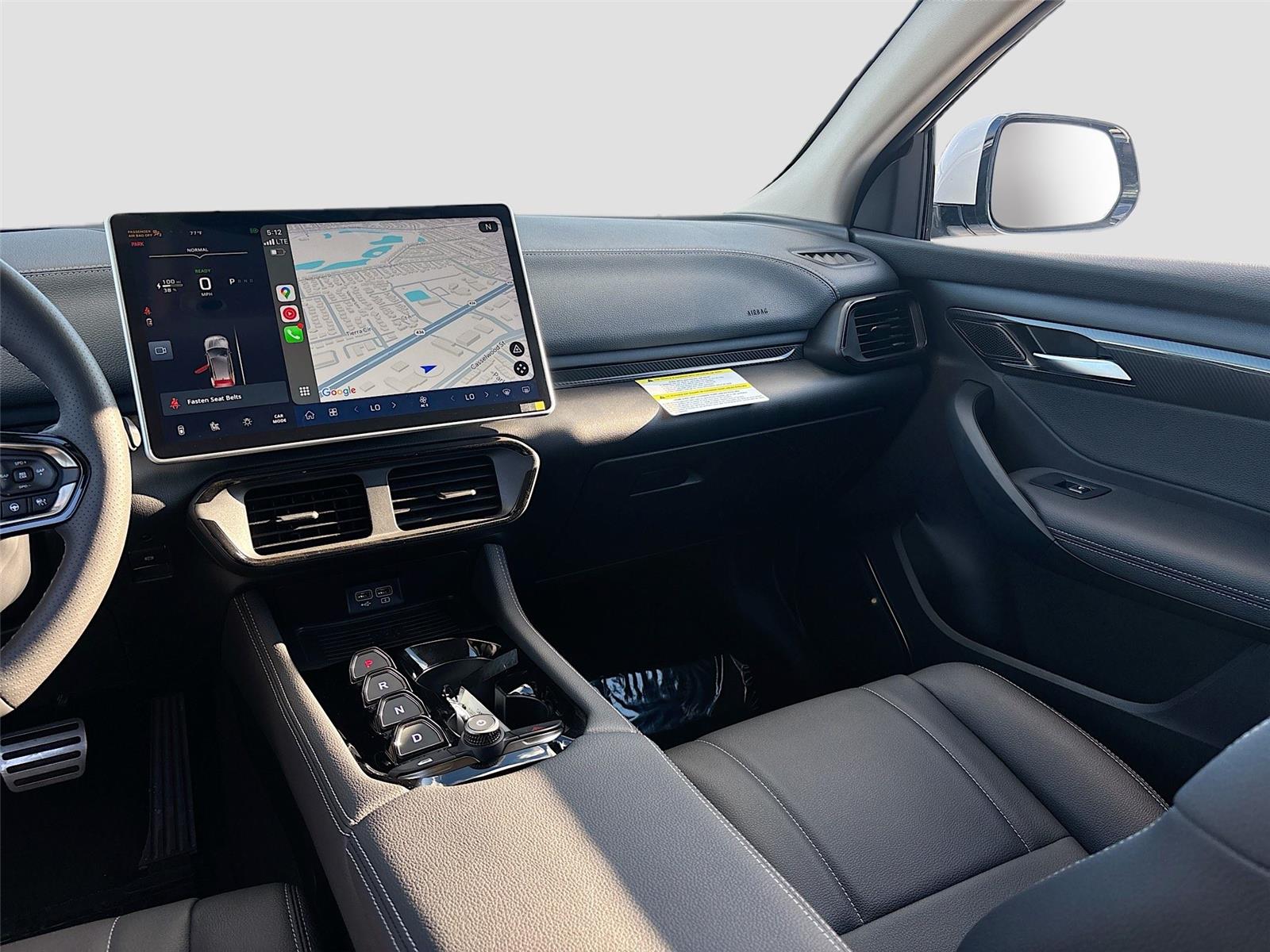 2025 VinFast VF 8 Eco